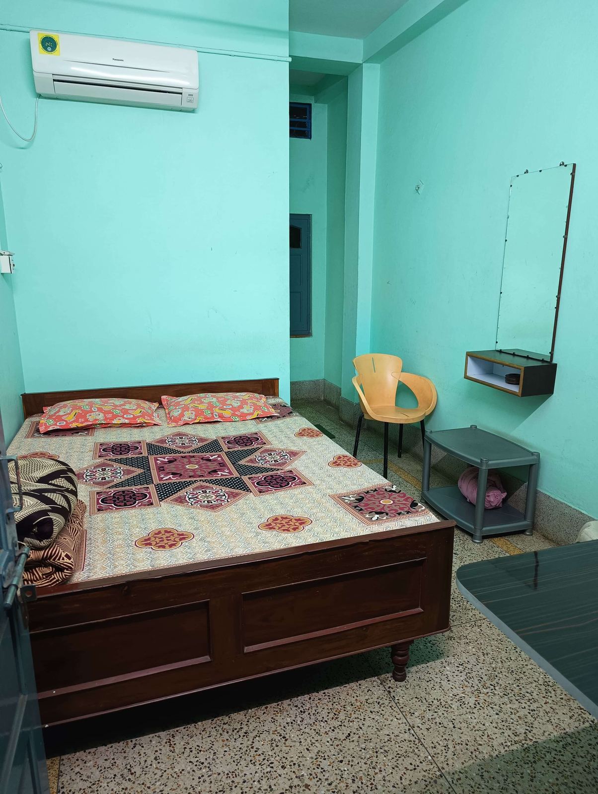 Double Attach AC room with split AC unit, Shivananda Lodge Bankura
